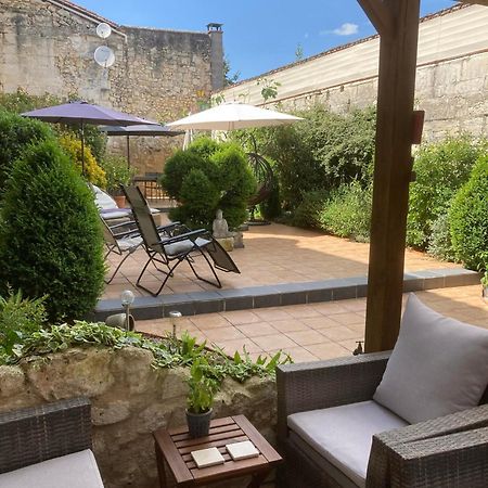 Le Patio Chambres Et Tables D'Hotes La Tour-Blanche Bagian luar foto