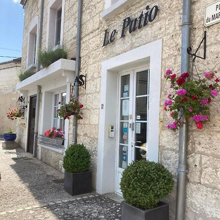 Le Patio Chambres Et Tables D'Hotes La Tour-Blanche Bagian luar foto