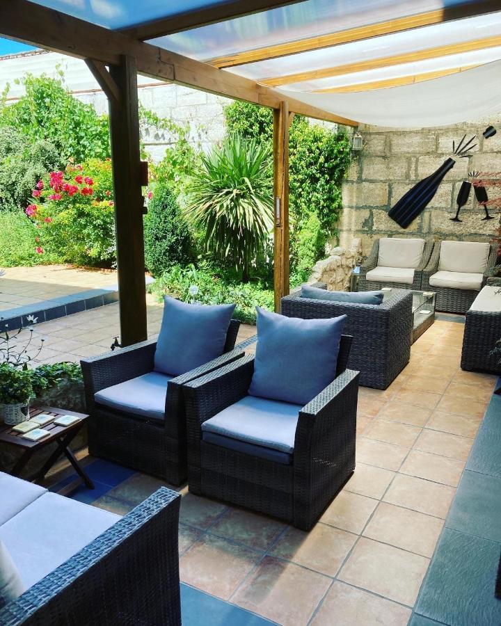 Le Patio Chambres Et Tables D'Hotes La Tour-Blanche Bagian luar foto