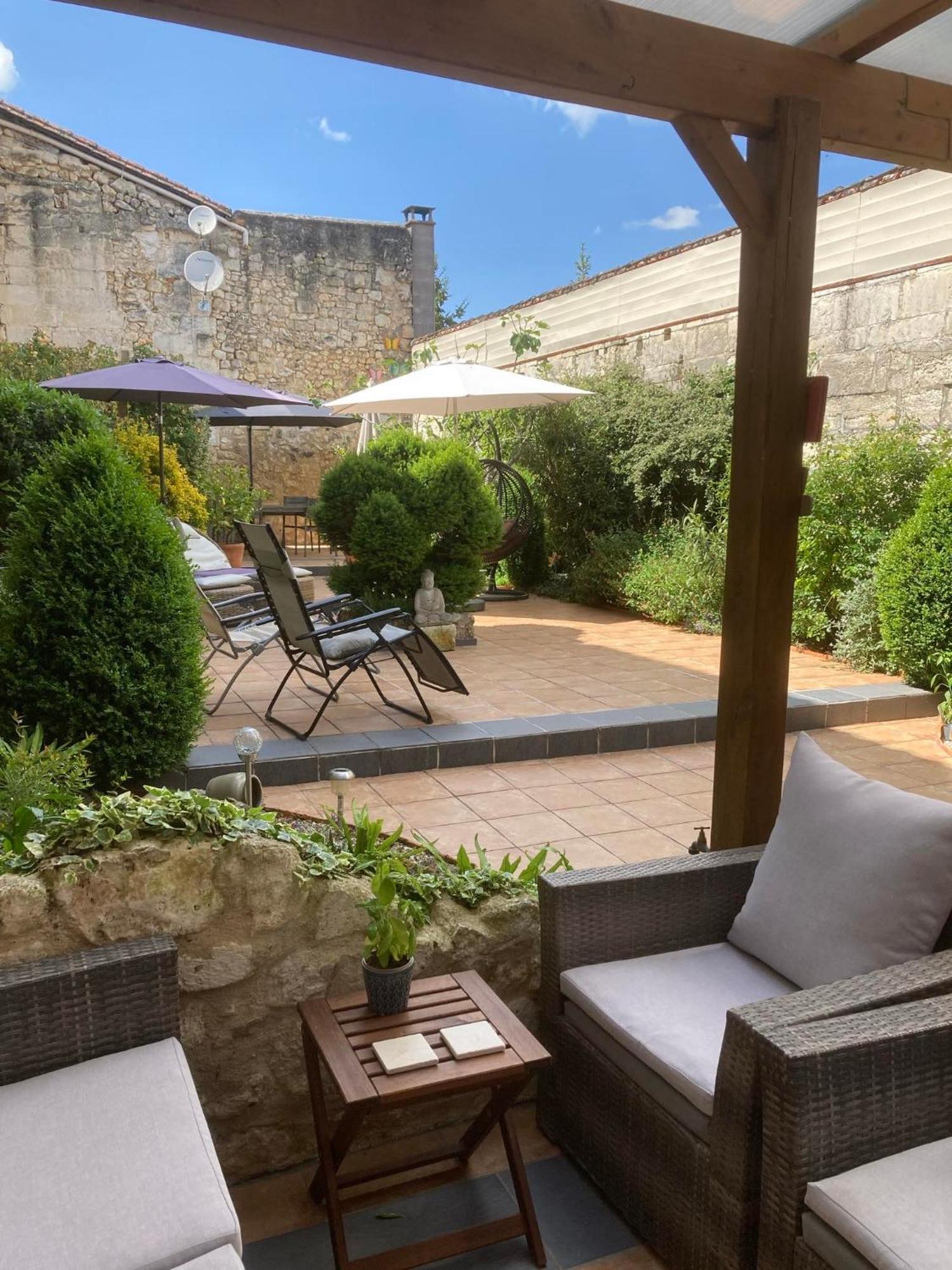 Le Patio Chambres Et Tables D'Hotes La Tour-Blanche Bagian luar foto