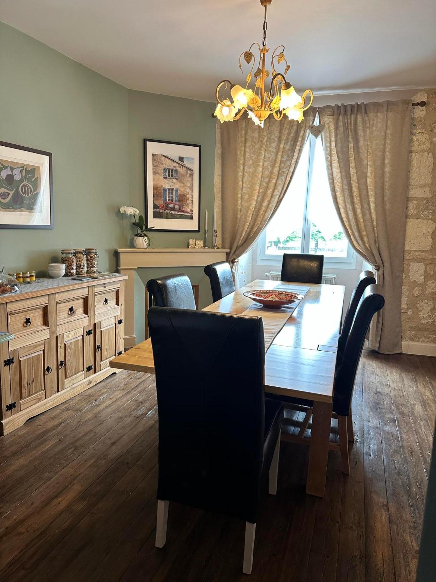 Le Patio Chambres Et Tables D'Hotes La Tour-Blanche Bagian luar foto